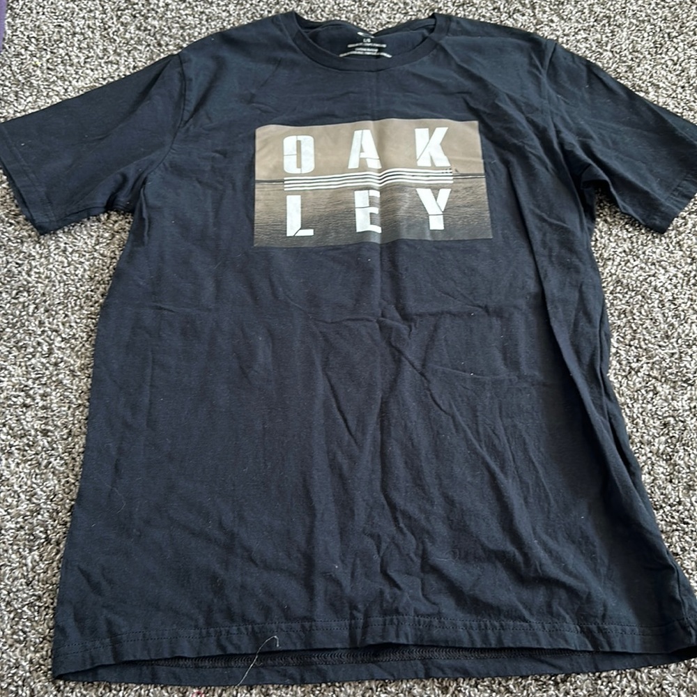 Men’s Oakley T Shirt Size L